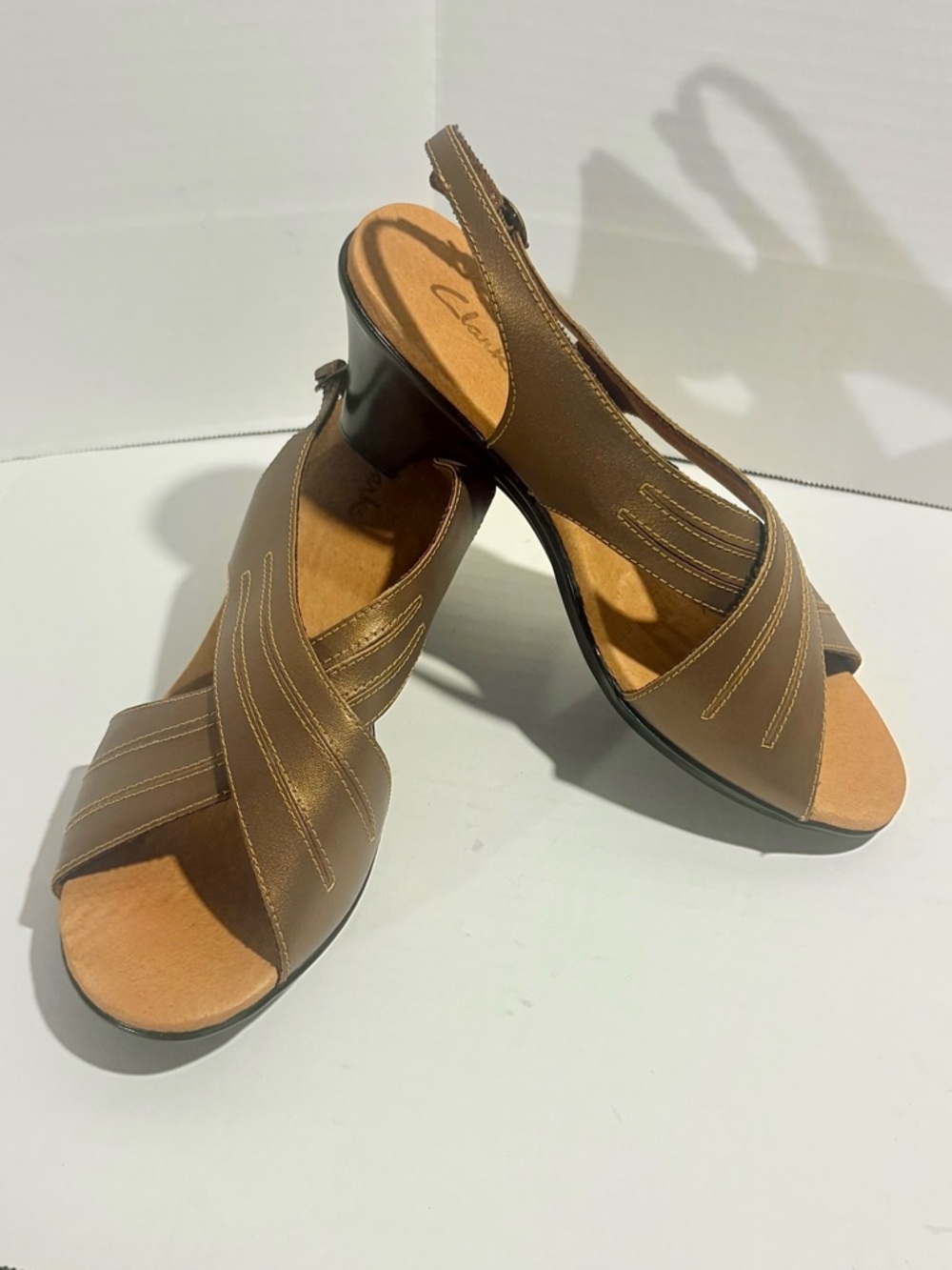 Clarks Diaz Cross Bronze Strappy Open/Round Toe Heeled Sandals 7.5M